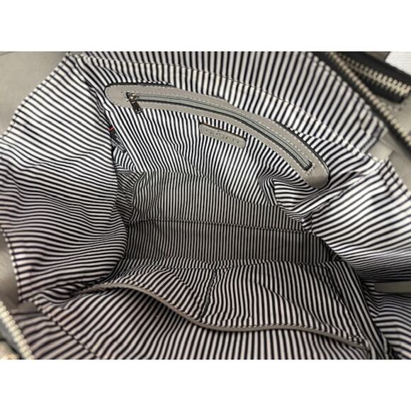 URBAN OUTFITTERS GRAY PURSE - Picture 3 of 7